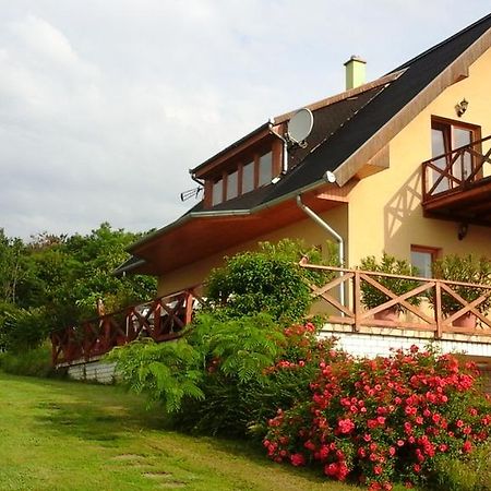فندق Balatongyörökفي  Kincses Vendeghaz المظهر الخارجي الصورة